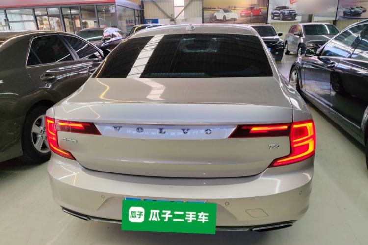 Used Volvo S90 2018 T4 Zhiyi Edition
