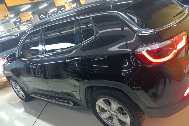 Used  Compass 2019 200T Automatic Family Edition - Connected Large Screen Version
