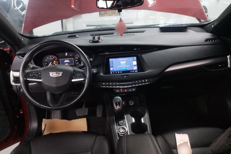 Used Cadillac XT4 2022 28T Two-Wheel-Drive Luxury Version
