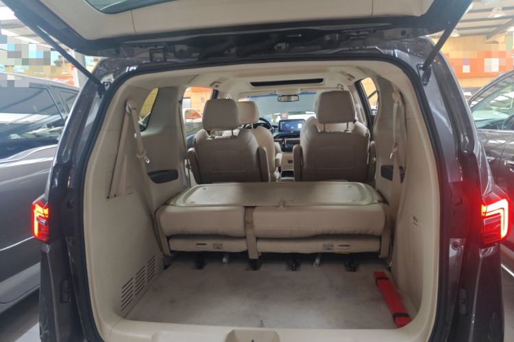 Used Buick GL8 2023 Facelifted Land Cruiser Executive Luxury Version