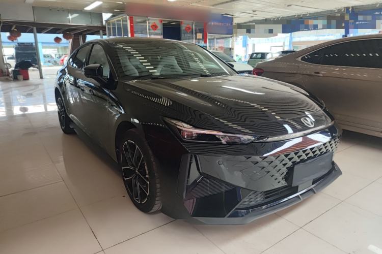 Used Changan UNI-V iDD 2024 Blue Whale Smart Electric iDD 136km Luxury Model
