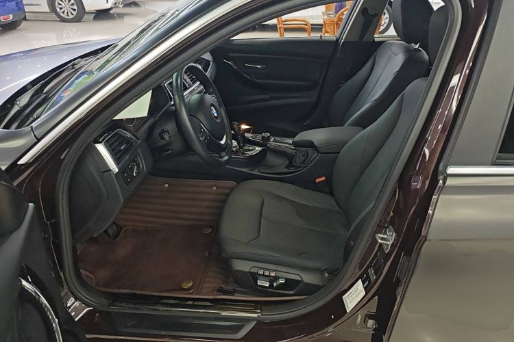 Used BMW 3 Series 2016 320Li Ambition Model
