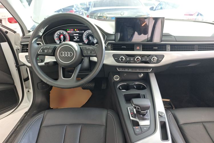Used Audi A4L 2020 40 TFSI Fashionable and Elegant Model
