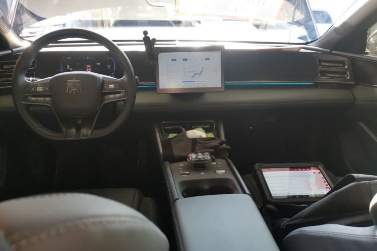 Used BYD Qin L 2024 DM-i 80KM Leading Model
