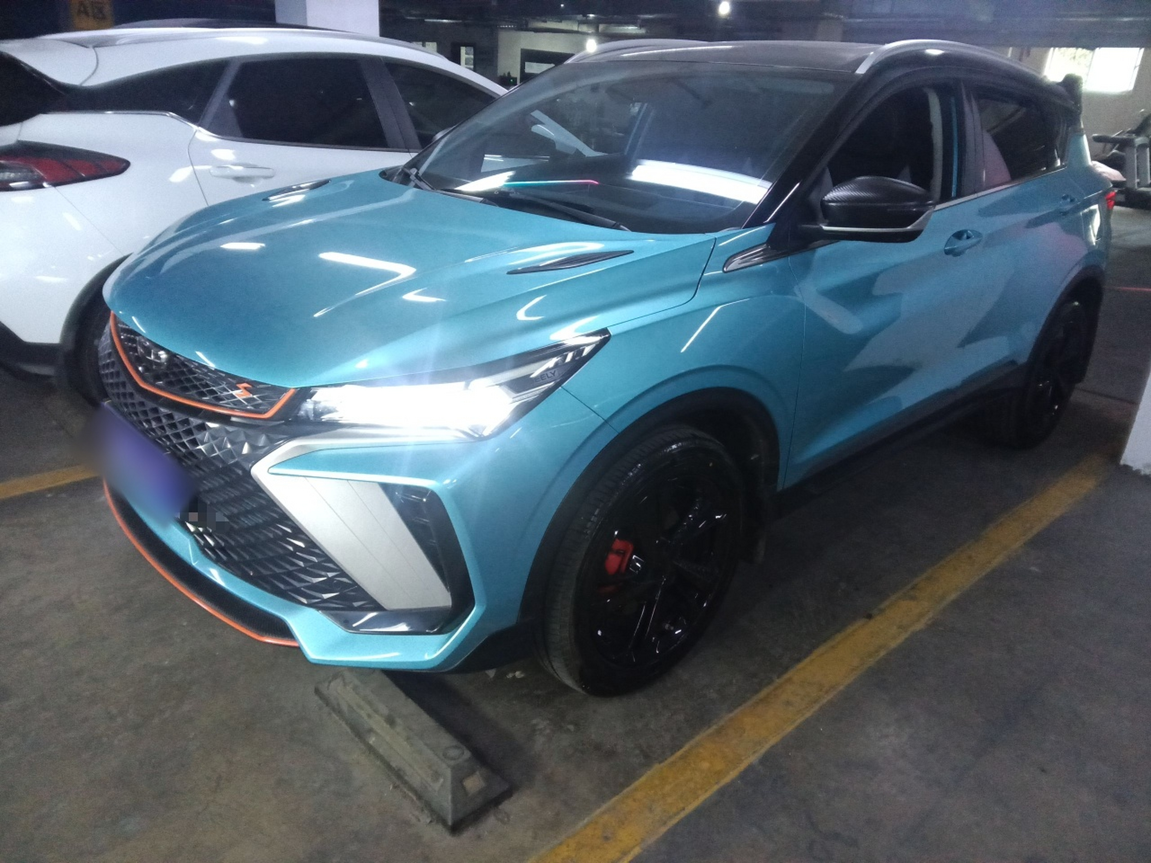 Под передней частью автомобиля