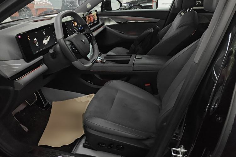 Used VOYAH PASSION 2024 PHEV Four-Wheel Drive Ultra-Long Range Flagship Model
