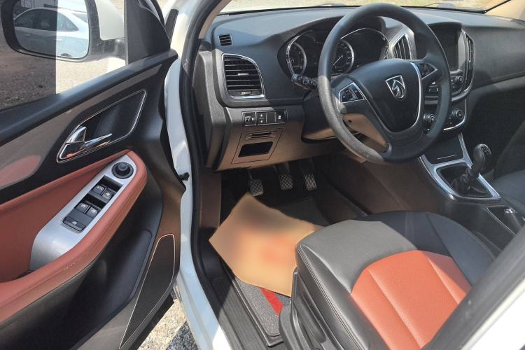 Used Baojun 560 2016 1.8L Manual Elite Version
