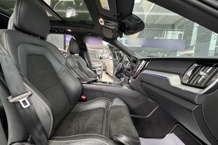 Used Volvo XC60 2018 T5 4x4 Smart & Sporty Edition
