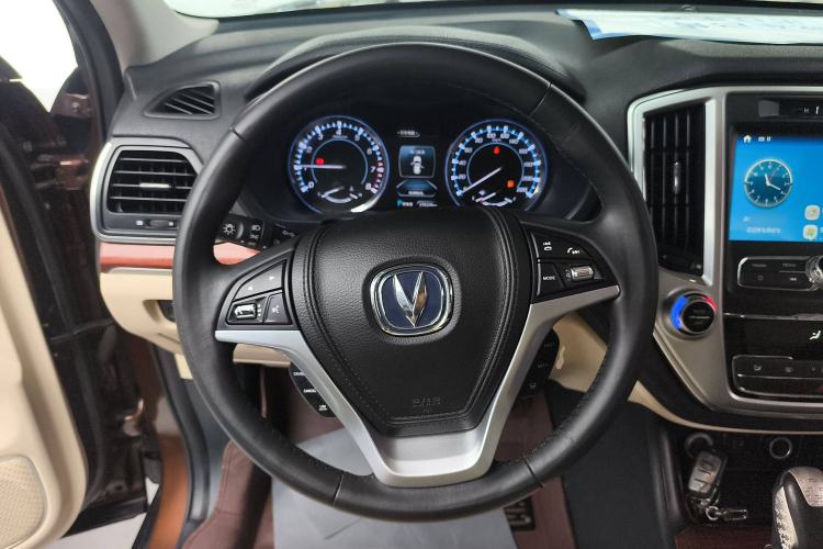 Used Changan CS95 2017 2.0T Two-Wheel Drive Zhiyuan Edition
