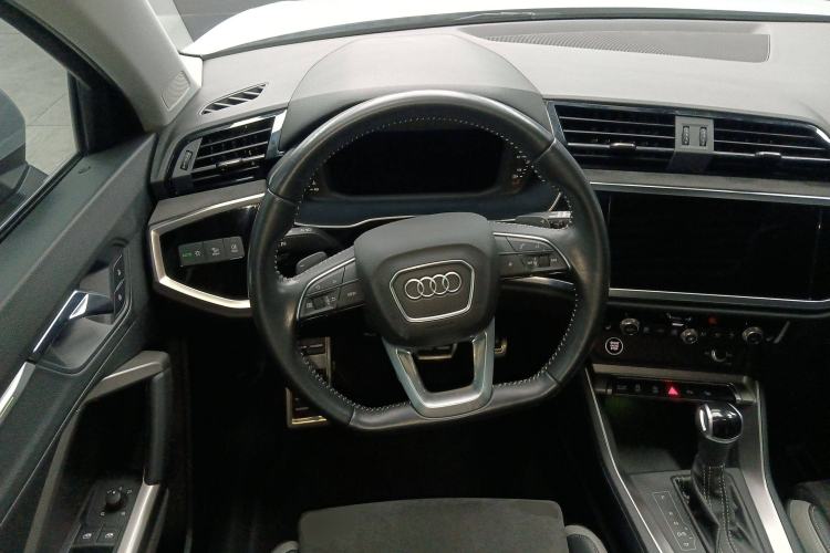 Used Audi Q3 2021 40 TFSI Fashion Dynamic Model