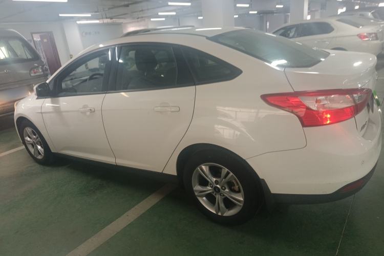 Used Ford Focus 2012 Sedan 1.6L Automatic Fashion Edition