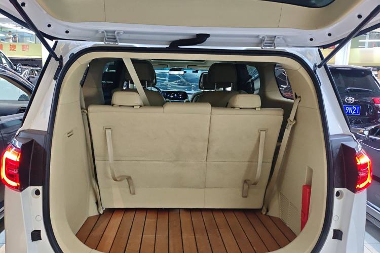 Used Buick GL8 2022 ES Landtrek 653T Luxury Edition