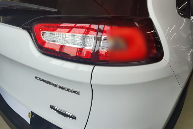 Used  Cherokee 2016 2.0L Superior Edition
