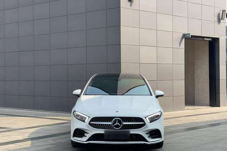 Used Mercedes-Benz A-Class 2022 Revised Version A 200 L Sport Sedan Fashionable Style
