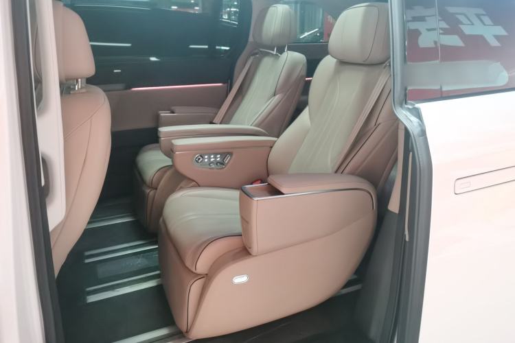 Used XPeng X9 2025 740 Ultra-Long Range Max
