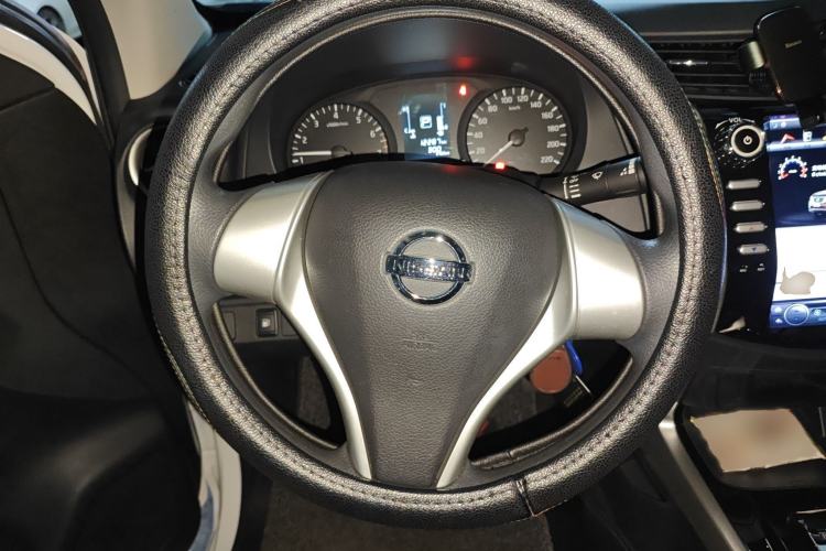 Used Nissan Navara 2017 2.5L Automatic 2WD Luxury Edition QR25