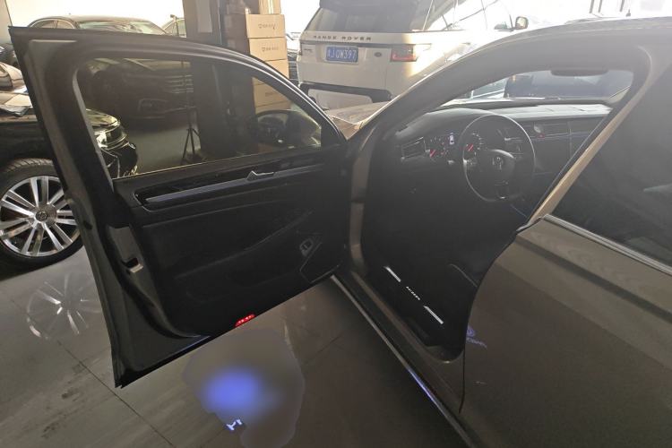 Used Volkswagen Phideon 2018 Revised Version 480 V6 Four-Wheel Drive Luxury Flagship Edition
