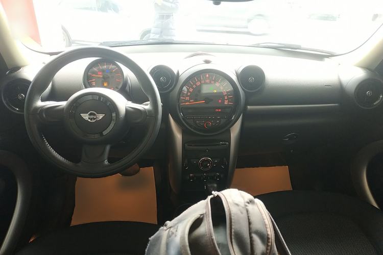 Used  MINI 2011 1.6L ONE
