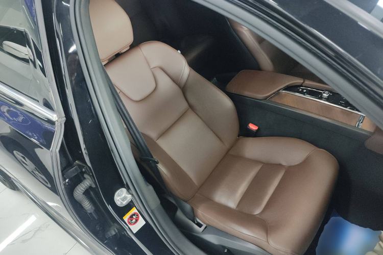 Used Volvo S90 2022 B5 Zhiyi Luxury Edition
