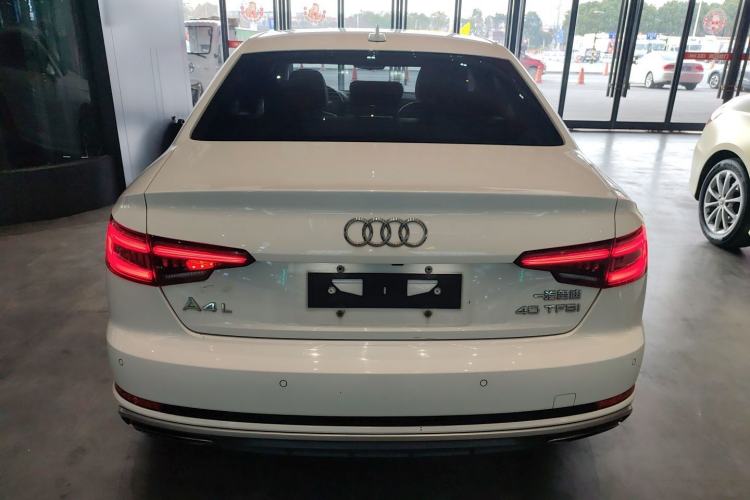 Used Audi A4L 2019 40 TFSI Fashion Version China V