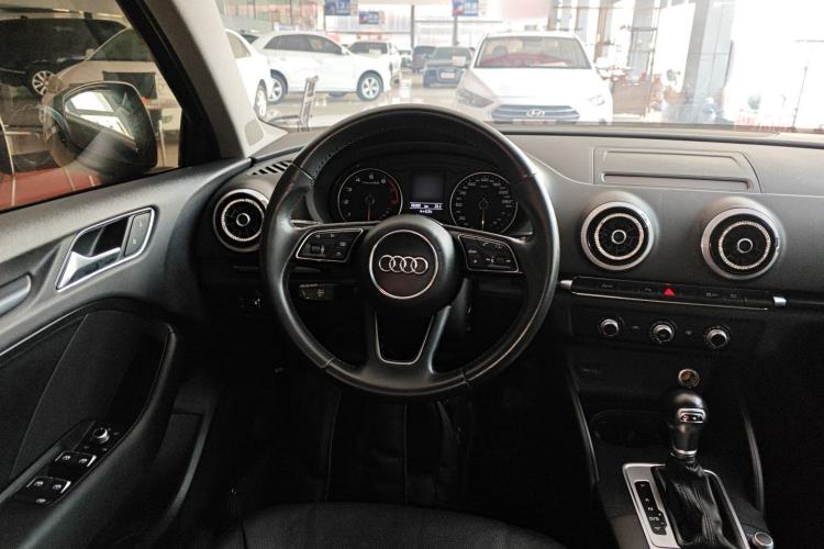Used Audi A3 2020 Limousine 35 TFSI Fashion Edition China VI Emission Standard