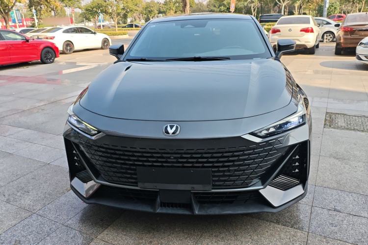 Used Changan UNI-V 2022 1.5T Smart Navigation Version
