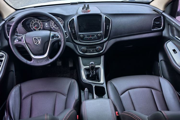 Used Baojun 560 2016 1.5T Manual Luxury Model
