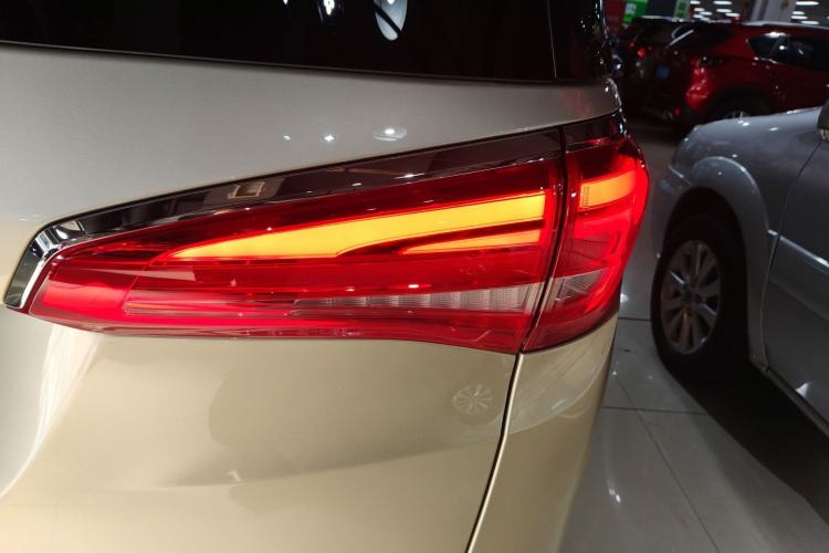 Used Buick GL8 2017 ES 28T Comfort Model China V Standard
