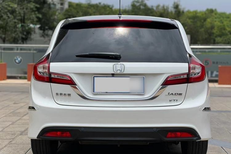 Used Honda Jade 2013 1.8L CVT Luxury Edition 5 seats
