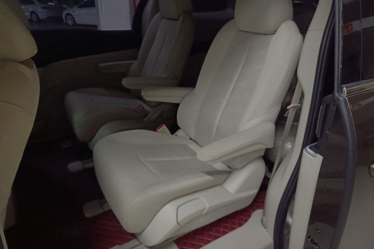 Used Buick GL8 2023 Land Executive Class Comfort Model