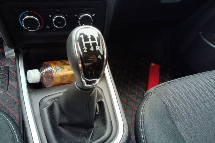 Used Jinbei Gold Hiace M Classic 2024 1.5L Engineering Lion Passenger Vehicle 5 Seats
