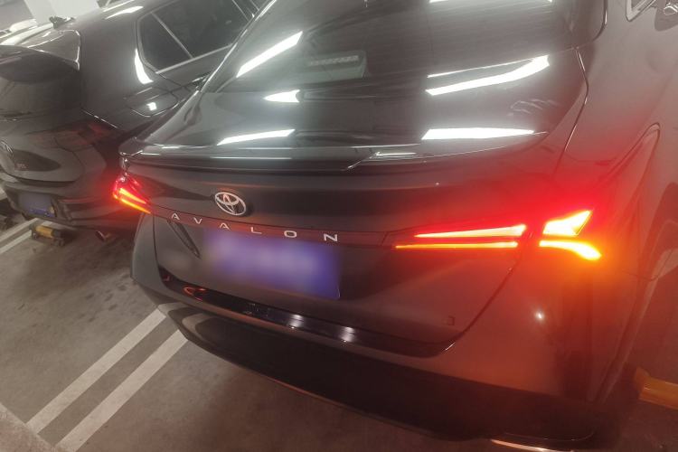 Used Toyota Avalon 2019 2.5L Touring Premium Version China VI Standard
