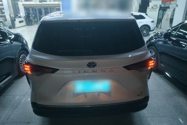 Used Toyota Sienna 2024 2.5L Hybrid Comfort Edition
