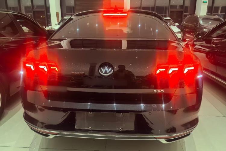 Used Volkswagen Magotan 2021 330TSI DSG 30th Anniversary Edition
