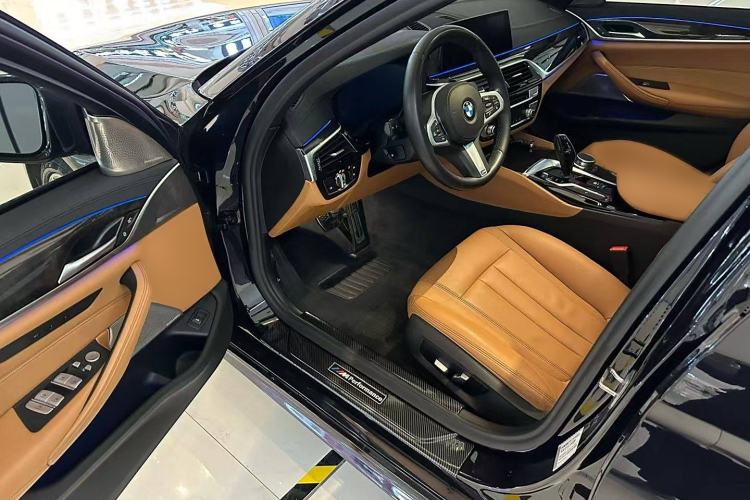 Used BMW 5 Series 2019 Facelifted 530Li Leading Edition M Sport Package
