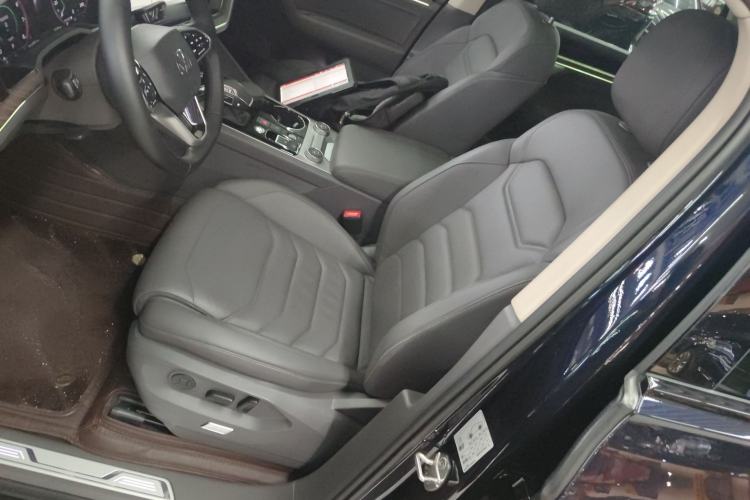 Used Volkswagen Touareg 2021 3.0 TSI Luxury Edition Black Diamond Sport Package
