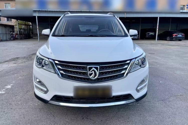 Used Baojun 560 2015 1.8L Manual Elite Model

