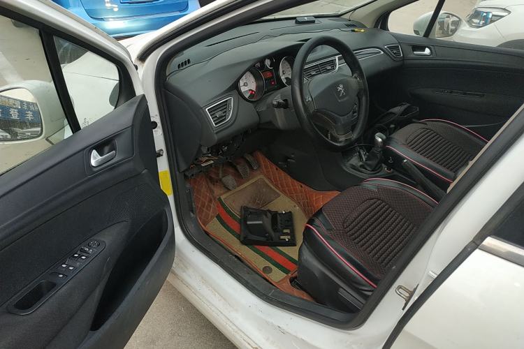 Used Peugeot 308 2014 Enjoy Edition Classic 1.6L Manual YouShang Model
