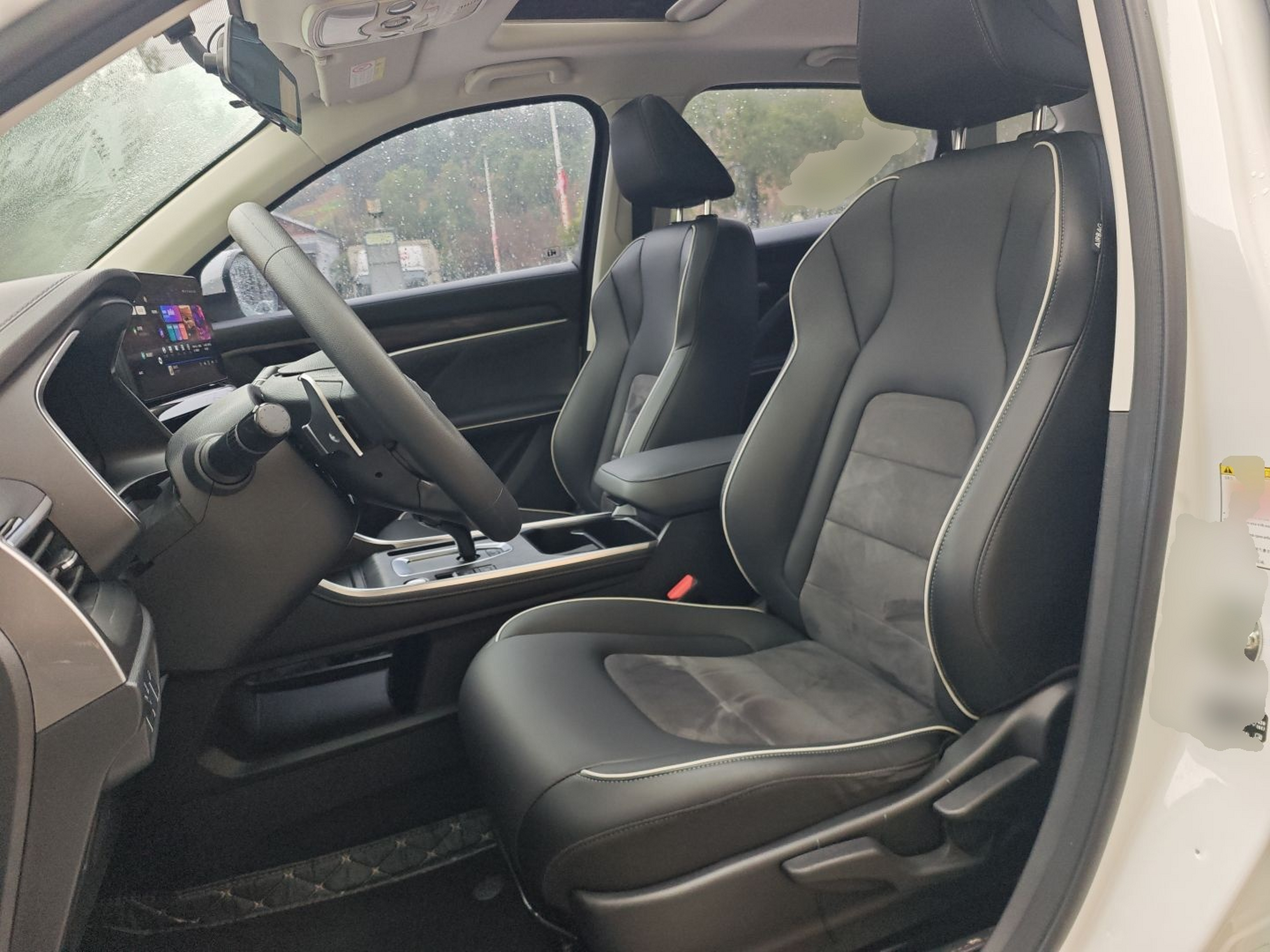 Переднее сиденье в автомобиле