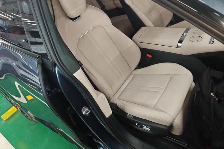 Used  YU7 2025 Ultra-Long Range High-Performance All-Wheel-Drive Max Edition
