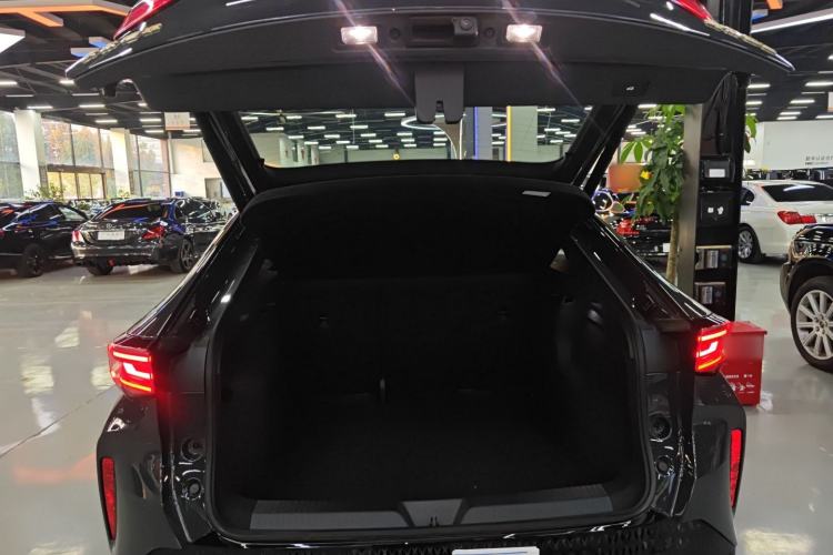 Used Volkswagen ID.UNYX 2025 Pro model
