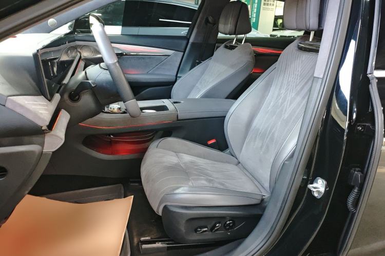 Used VOYAH PASSION 2023 Four-Wheel Drive Long-Range Version
