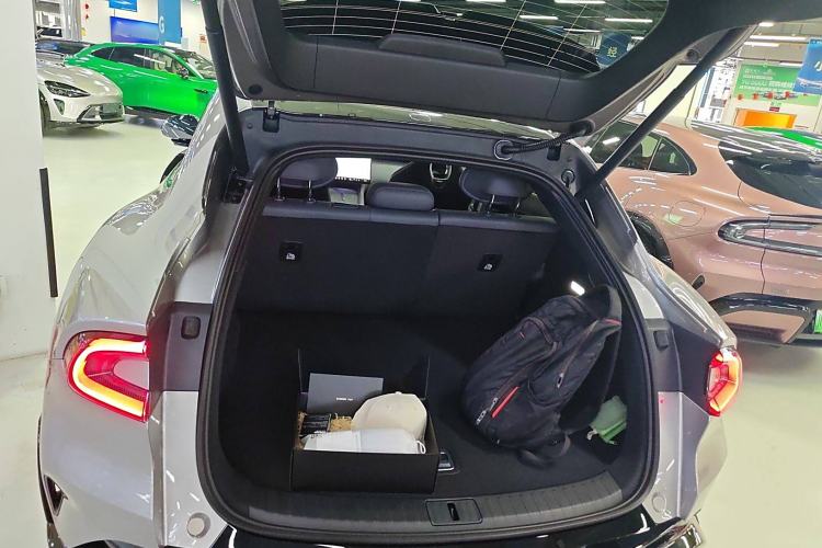 Used  YU7 2025 Ultra-Long Range Rear-Wheel Drive Version
