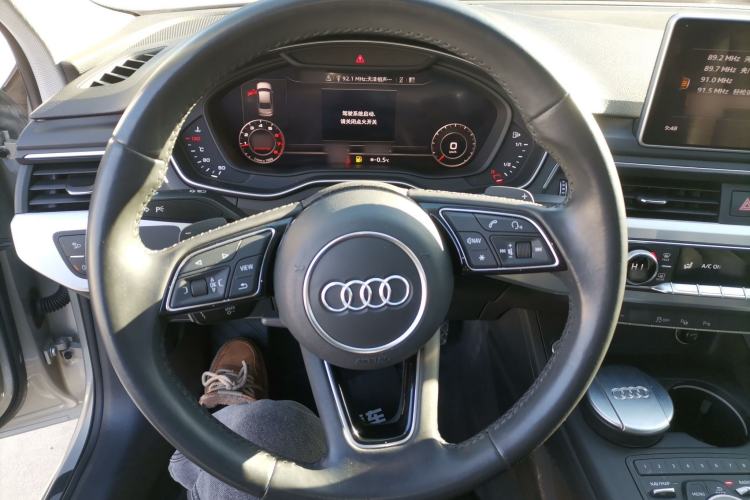 Used Audi A4L 2019 40 TFSI Fashion Edition China VI Emission Standard
