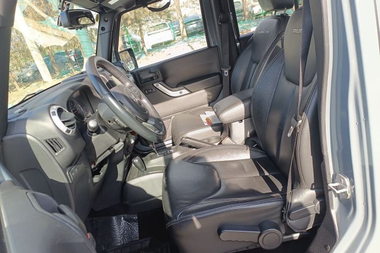 Used  Wrangler 2015 3.6L Rubicon Four-Door Comfort Edition
