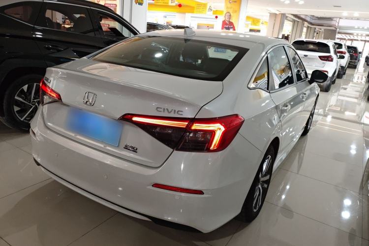 Used Honda Civic 2023 240TURBO CVT Dynamic · Center Stage Special Edition