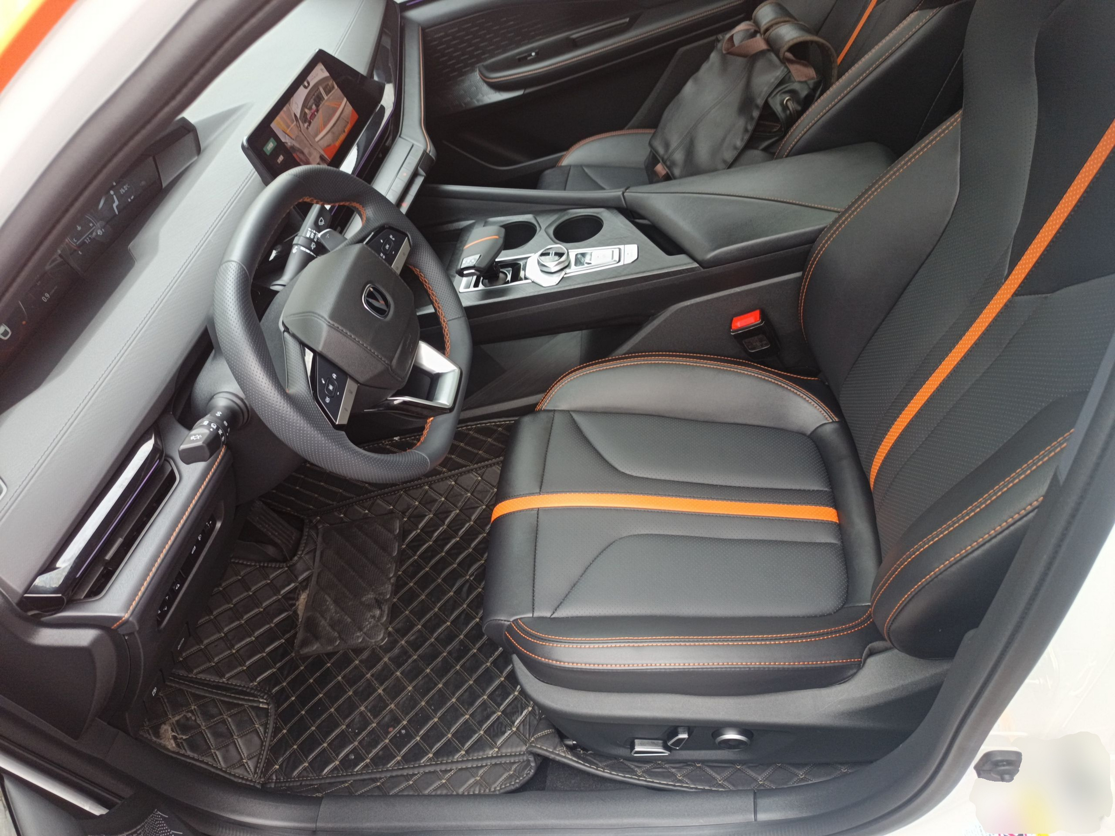 Переднее сиденье в автомобиле