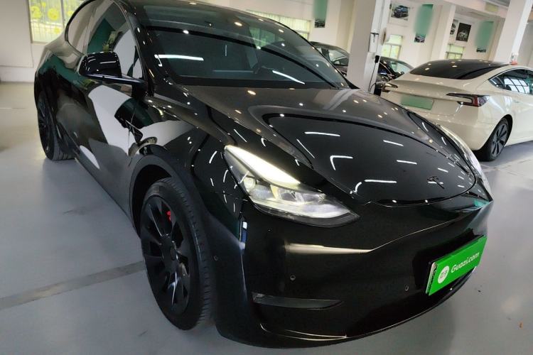 Used Tesla Model Y 2022 Long-Range All-Wheel-Drive Version

