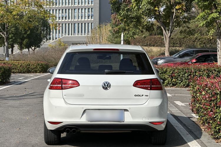 Used Volkswagen Golf 2016 230TSI Automatic Luxury Version
