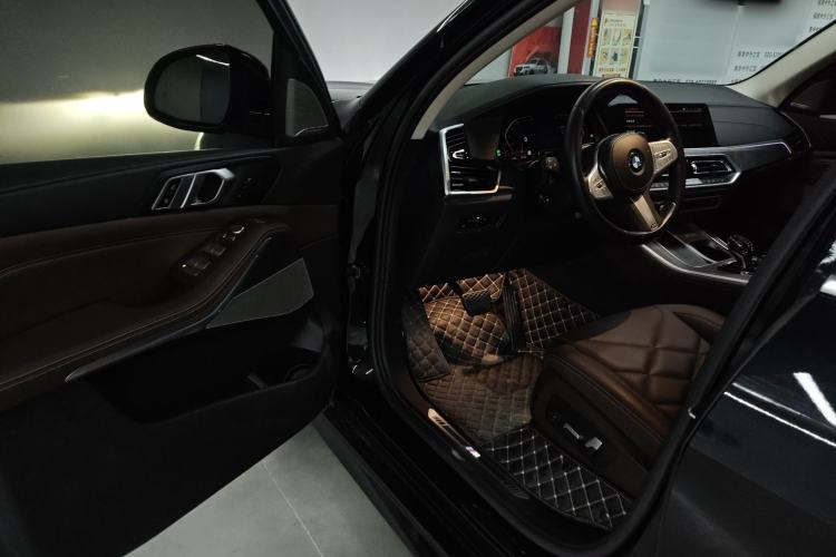 Used BMW X5 2022 Restyled xDrive 30Li Luxury Version M Sport Package